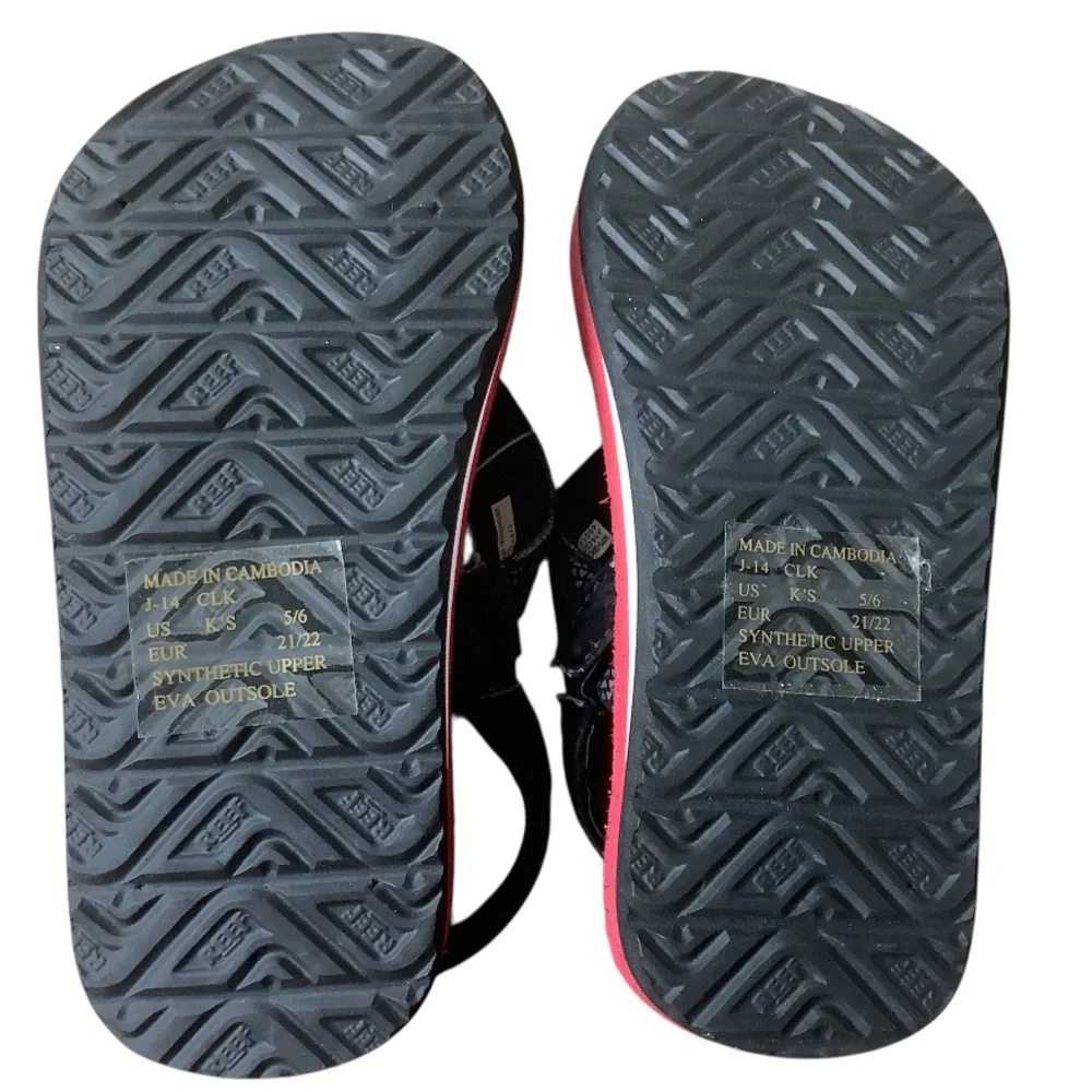 NWT REEF Sandals Red/Black Kids Sandals Size 5/6